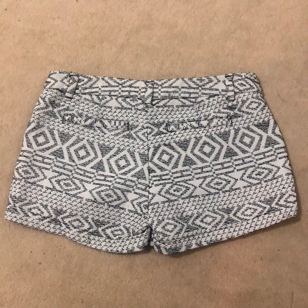 Target Pattern Shorts - Picture 2 of 3